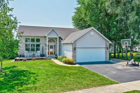 705 Lighthouse Dr, Ottawa, IL 61350 photo 1