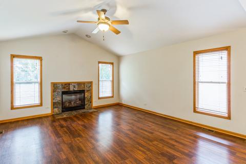 1467 Mackenzie Ln, Elgin, IL 60120 photo 3