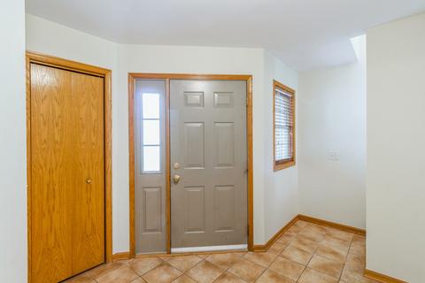 1467 Mackenzie Ln, Elgin, IL 60120 photo 2
