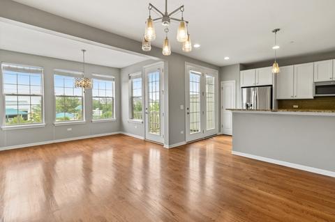 2014 Dauntless Dr, Glenview, IL 60026 photo 5