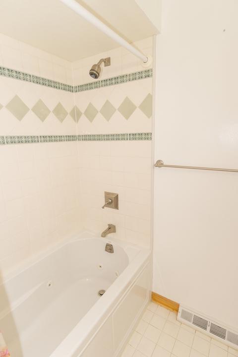620 E Holly Ct, Addison, IL 60101 photo 13