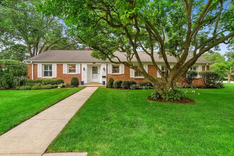 2400 Covert Rd, Glenview, IL 60025 photo 1