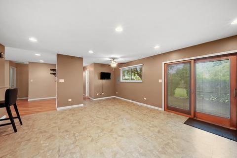 345 Wheeling Ave, Wheeling, IL 60090 photo 12