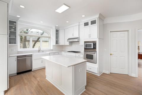 3307 White Eagle Dr, Naperville, IL 60564 photo 7