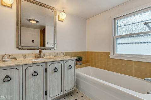 2112 Forestview Rd, Evanston, IL 60201 photo 23