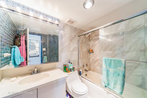 175 E Delaware Pl #7108, Chicago, IL 60611 photo 9