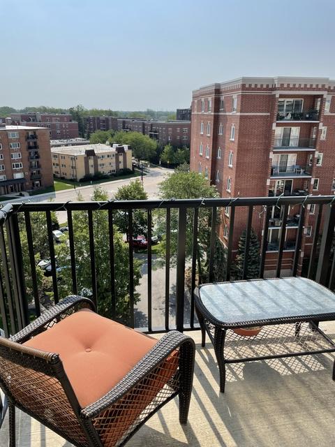 656 Pearson St #701C, Des Plaines, IL 60016 photo 3