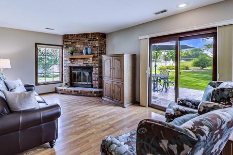 2211 Stirrup Ln, Wheaton, IL 60189 photo 10