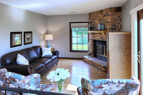 2211 Stirrup Ln, Wheaton, IL 60189 photo 11