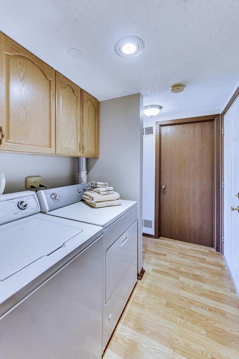 2211 Stirrup Ln, Wheaton, IL 60189 photo 13