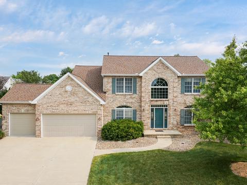 4 Honeysuckle Ct, Bloomington, IL 61704 photo 1