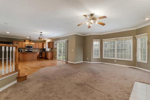 4 Honeysuckle Ct, Bloomington, IL 61704 photo 9