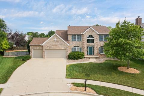 4 Honeysuckle Ct, Bloomington, IL 61704 photo 2