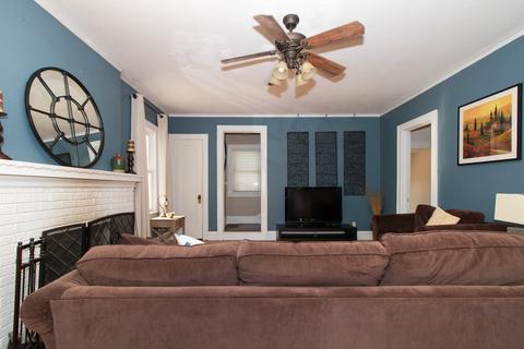 1227 E Washington St, Bloomington, IL 61701 photo 3