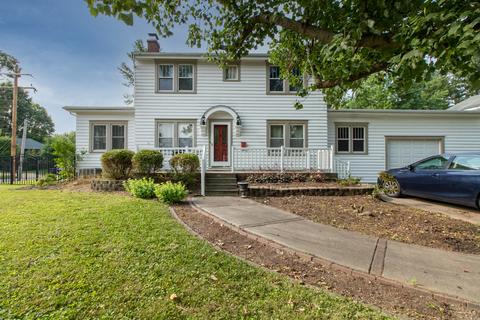 1227 E Washington St, Bloomington, IL 61701 photo 1