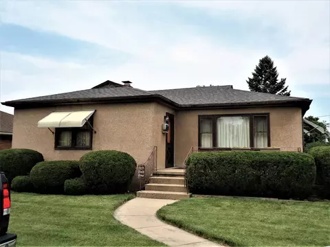 803 10th St, Peru, IL 61354 photo 1