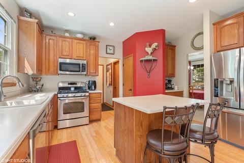 929 Angle Tarn, West Dundee, IL 60118 photo 4