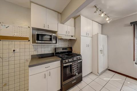 8530 Meade Ave, Burbank, IL 60459 photo 5