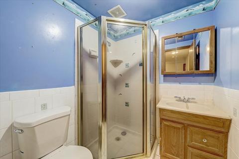 8530 Meade Ave, Burbank, IL 60459 photo 17