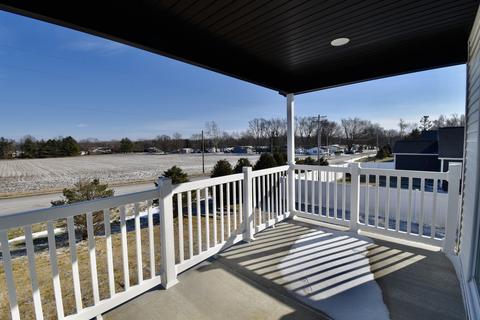509 Raef Rd, Downs, IL 61736 photo 2
