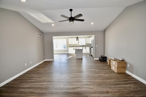 509 Raef Rd, Downs, IL 61736 photo 4