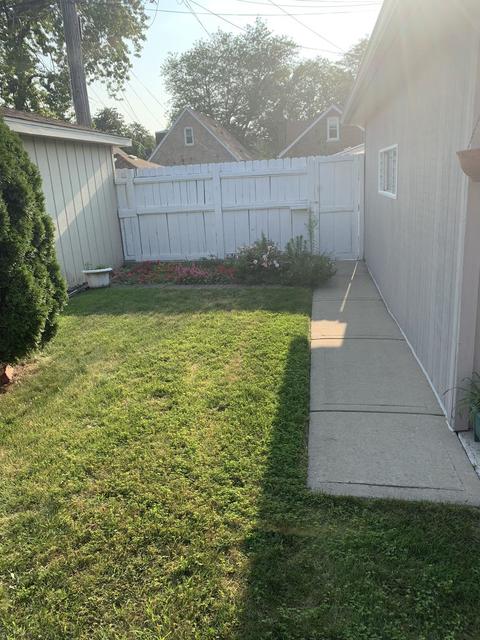 10820 S Avenue E, Chicago, IL 60617 photo 11