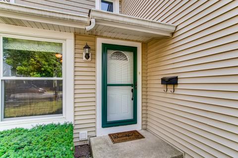 1972 Georgetown Ln, Hoffman Estates, IL 60169 photo 2