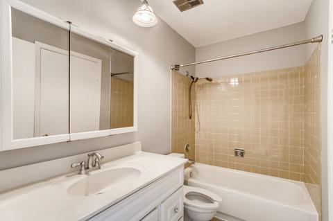 1972 Georgetown Ln, Hoffman Estates, IL 60169 photo 9