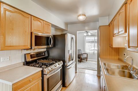 1972 Georgetown Ln, Hoffman Estates, IL 60169 photo 6