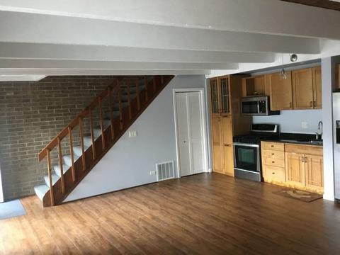 707 Kenneth Cir, Elgin, IL 60120 photo 2