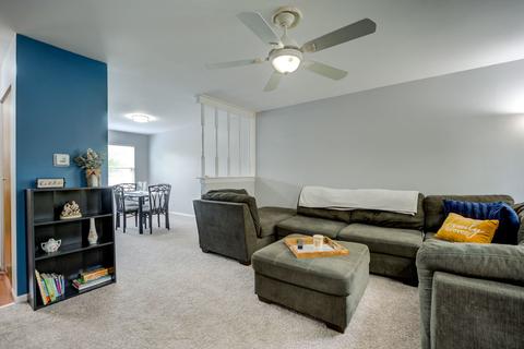 941 Perry Dr, Algonquin, IL 60102 photo 4