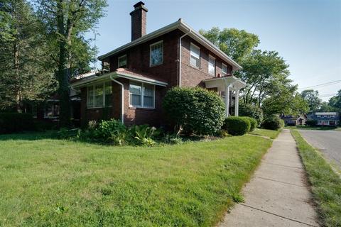 17 Broadway Pl, Normal, IL 61761 photo 2