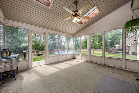 40 Chestnut Ct, Elgin, IL 60120 photo 23