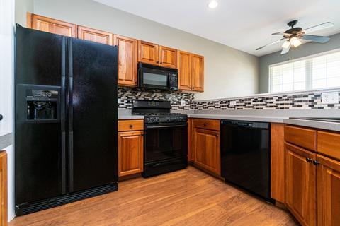 586 Bridle Ct, Lakemoor, IL 60051 photo 7