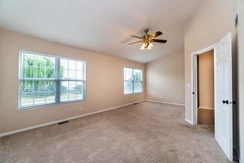 586 Bridle Ct, Lakemoor, IL 60051 photo 12