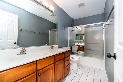 586 Bridle Ct, Lakemoor, IL 60051 photo 16