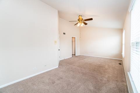 586 Bridle Ct, Lakemoor, IL 60051 photo 13