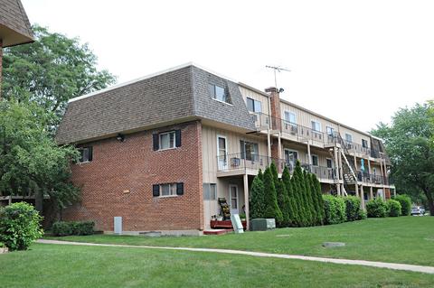 2406 Algonquin Rd #4, Rolling Meadows, IL 60008 photo 1