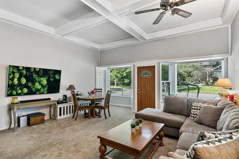 169 Barrypoint Rd, Riverside, IL 60546 photo 3