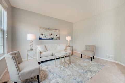 687 Biltmore Dr, Bartlett, IL 60103 photo 4