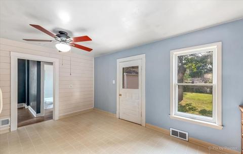 22 S Edison Ave, Elgin, IL 60123 photo 9
