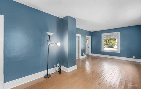 22 S Edison Ave, Elgin, IL 60123 photo 4