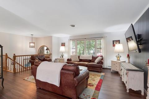 710 S Emerald Dr S, Mchenry, IL 60051 photo 4