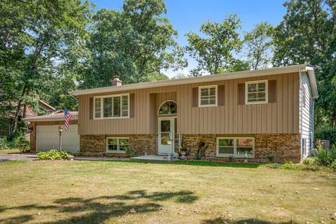 710 S Emerald Dr S, Mchenry, IL 60051 photo 1