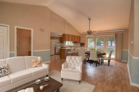 1855 Golf View Dr, Bartlett, IL 60103 photo 3