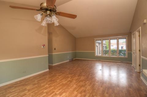 1855 Golf View Dr, Bartlett, IL 60103 photo 5