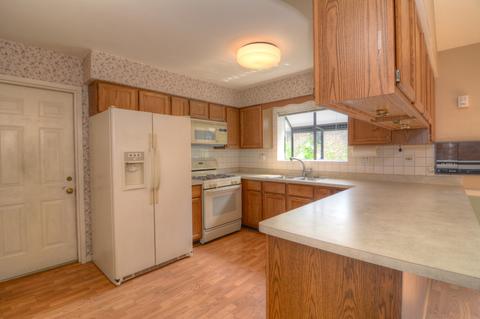 1855 Golf View Dr, Bartlett, IL 60103 photo 7