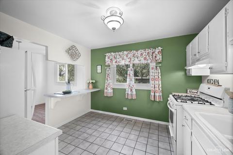 288 Jackson St, Bartlett, IL 60103 photo 5
