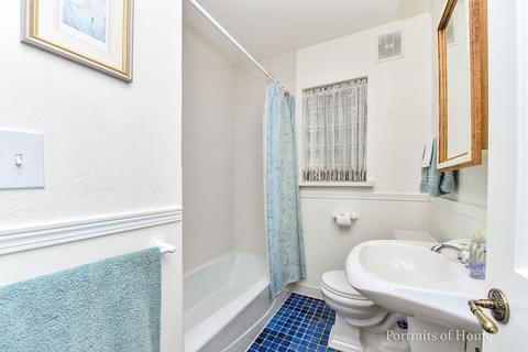 1103 Howard St, Wheaton, IL 60187 photo 11