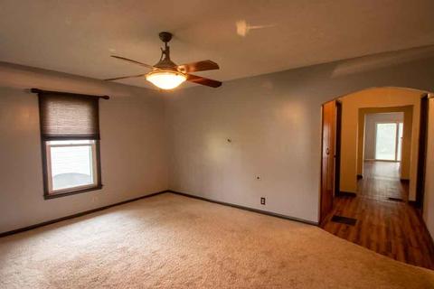 208 Douglas St, Catlin, IL 61817 photo 3